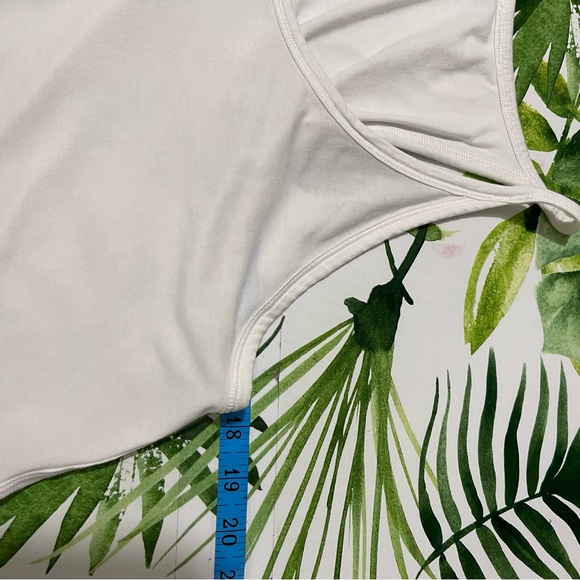Lululemon Women White Tank Yoga Top M - Picture 9 of 10